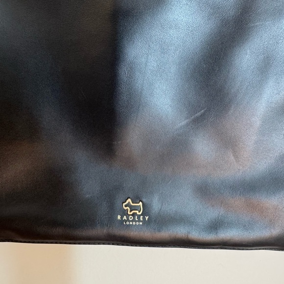 RADLEY LONDON Black Crossbody
with Gold Dog Logo - Picture 3 of 9